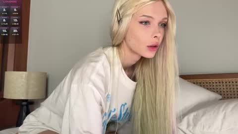 Snapshot of neondemon_ chatting on January 17, 2025, 1:15 am maeve online show from January 17, 2025, 1:15 am