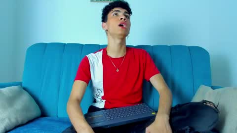 Snapshot of neoraptis chatting on March 3, 2025, 8:43 pm NeoRaptis jhonatan online show from March 3, 2025, 8:43 pm