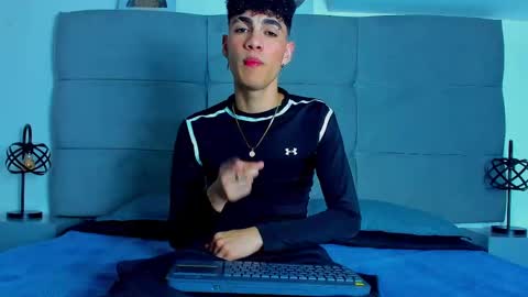Snapshot of neoraptis chatting on March 8, 2025, 8:35 pm NeoRaptis jhonatan online show from March 8, 2025, 8:35 pm