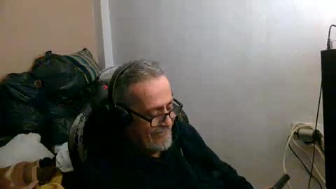 Snapshot of neron401 chatting on April 20, 2026, 11:06 pm neron401 online show from April 20, 2026, 11:06 pm