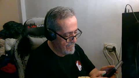 Snapshot of neron401 chatting on May 9, 2026, 2:06 am neron401 online show from May 9, 2026, 2:06 am