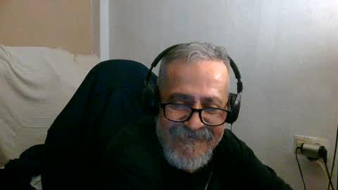 Snapshot of neron401 chatting on June 17, 2026, 3:20 am neron401 online show from June 17, 2026, 3:20 am