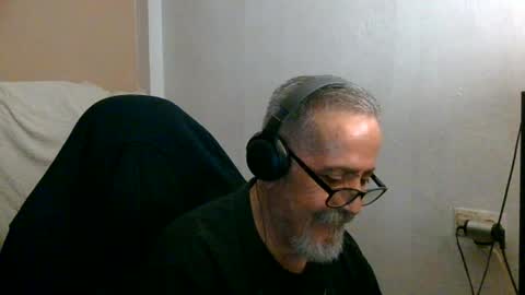 Snapshot of neron401 chatting on June 17, 2026, 11:16 pm neron401 online show from June 17, 2026, 11:16 pm