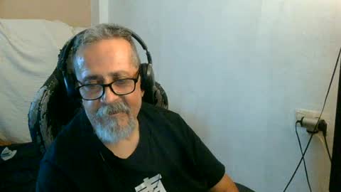 Snapshot of neron401 chatting on June 23, 2026, 4:27 pm neron401 online show from June 23, 2026, 4:27 pm