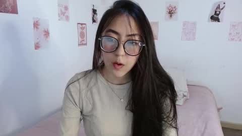 Snapshot of nessaa_ chatting on March 17, 2026, 11:30 pm Nessa online show from March 17, 2026, 11:30 pm