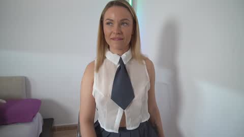 new dee online show from January 9, 2026, 12:08 pm