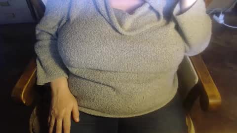 Lilly  online show from November 26, 2025, 11:11 am