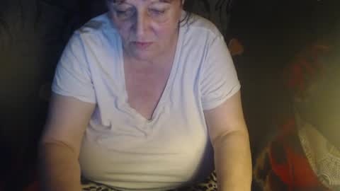 Snapshot of new_milf chatting on July 5, 2026, 7:54 pm Lilly online show from July 5, 2026, 7:54 pm