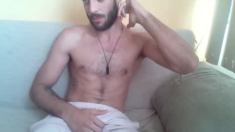 Snapshot of newt_easy chatting on May 3, 2026, 2:01 pm Lucena BR online show from May 3, 2026, 2:01 pm