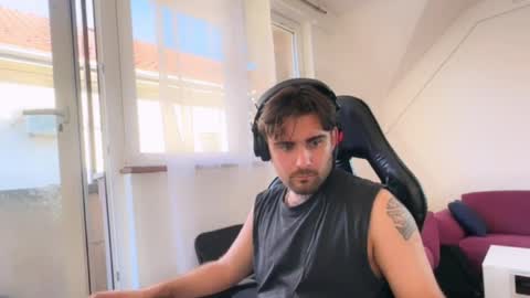 Snapshot of newzac23 chatting on June 8, 2026, 4:40 pm newzac online show from June 8, 2026, 4:40 pm