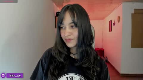 Nia online show from March 16, 2026, 8:02 pm