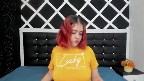 Estefani  online show from February 13, 2025, 8:03 pm