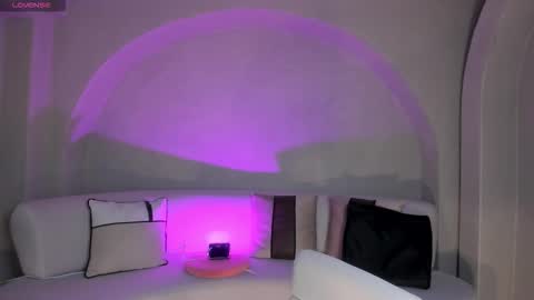 SQUIRTER DOLL    online show from October 24, 2025, 7:54 pm