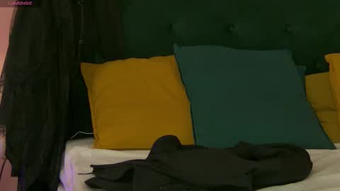 Snapshot of niamalkova chatting on September 14, 2025, 4:06 pm Nia MILF GRANNY MATURE online show from September 14, 2025, 4:06 pm