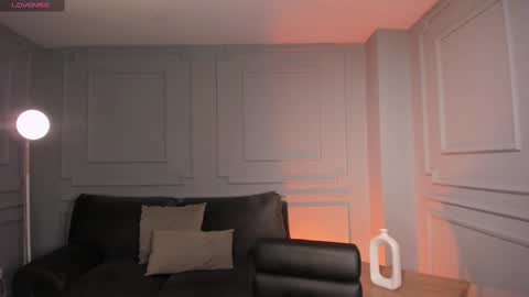 Call me Nia  online show from February 21, 2025, 2:06 am