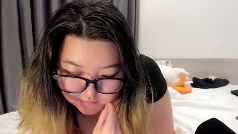 Kim online show from March 9, 2025, 5:33 am