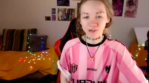 nica_kawaii online show from June 2, 2026, 12:18 pm