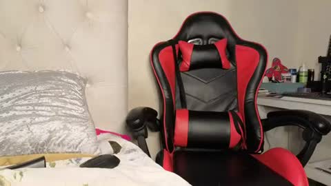 Snapshot of nicckah_ chatting on July 20, 2026, 9:12 am Lilly online show from July 20, 2026, 9:12 am