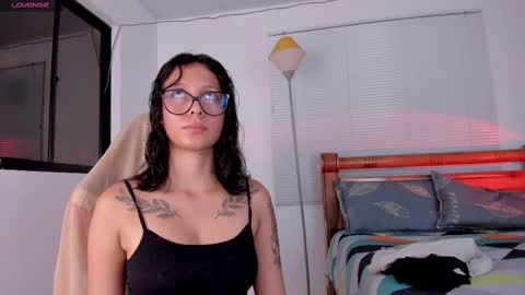 Snapshot of nice_day_ chatting on September 20, 2025, 12:00 am day  online show from September 20, 2025, 12:00 am