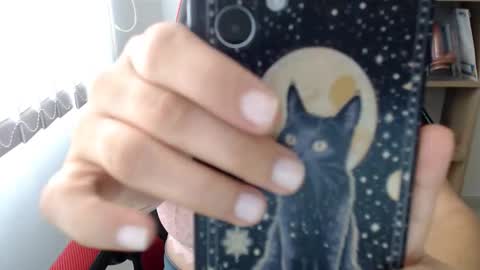 sara online show from October 8, 2025, 1:31 pm