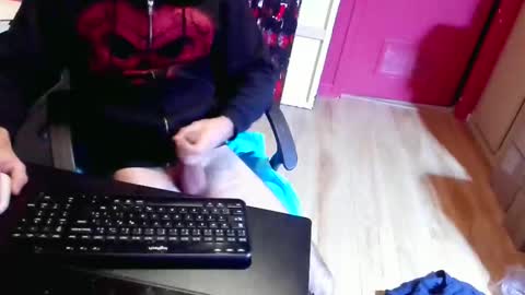 nicecck24 online show from December 14, 2025, 6:08 am