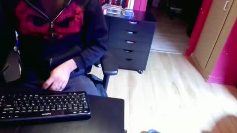 nicecck24 online show from March 3, 2026, 5:13 am