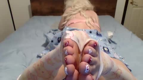 Snapshot of nicedickguy98 chatting on February 13, 2025, 2:56 am Ava Angel online show from February 13, 2025, 2:56 am