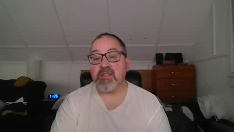 niceguy7208 online show from August 3, 2026, 3:27 am