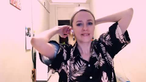 Snapshot of nicekat chatting on June 1, 2026, 5:58 pm Kathrine online show from June 1, 2026, 5:58 pm