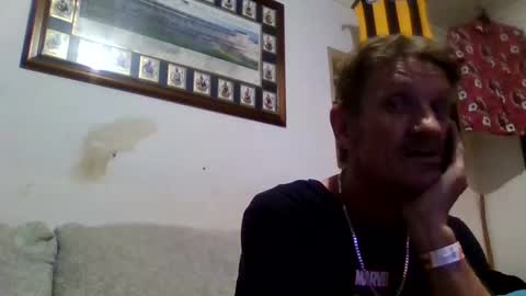 Snapshot of niceozziecockxxx chatting on November 1, 2025, 6:43 pm Sexiishaine online show from November 1, 2025, 6:43 pm