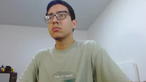 Snapshot of nicholasfinn chatting on March 26, 2026, 12:39 am Nick online show from March 26, 2026, 12:39 am