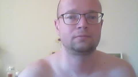 Snapshot of nick1990b chatting on April 25, 2026, 5:10 pm nick1990b online show from April 25, 2026, 5:10 pm