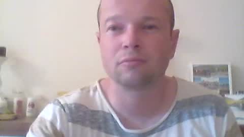 Snapshot of nick1990b chatting on June 16, 2026, 4:42 pm nick1990b online show from June 16, 2026, 4:42 pm
