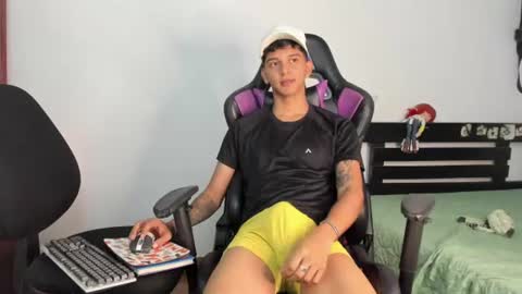 Snapshot of nick_greey chatting on July 2, 2026, 10:27 pm Frank online show from July 2, 2026, 10:27 pm