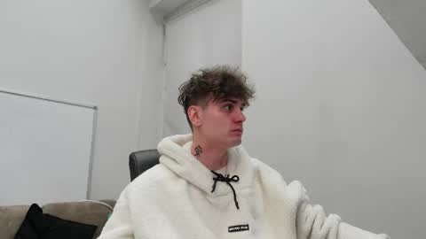 NICK PHILLIP online show from November 1, 2025, 1:46 pm