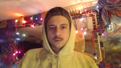 nickandmaryane online show from May 17, 2026, 2:09 am