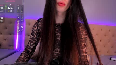 Snapshot of nickierainer chatting on January 1, 2025, 8:13 am Nickie online show from January 1, 2025, 8:13 am
