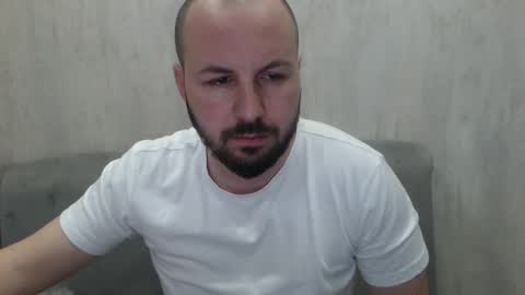 Julian online show from March 15, 2026, 11:33 pm