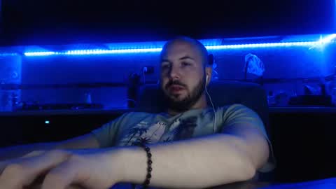 Julian online show from April 7, 2026, 10:31 pm