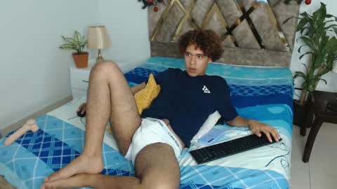 Nickolas Muoz online show from December 16, 2024, 1:31 am