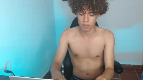 Nickolas Muoz online show from December 26, 2024, 12:46 am