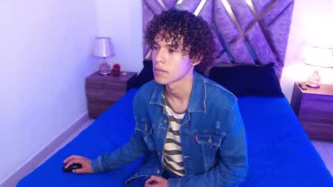 Nickolas Muoz online show from September 12, 2025, 3:01 pm