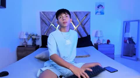 Nickolas Muoz online show from October 19, 2025, 8:42 pm