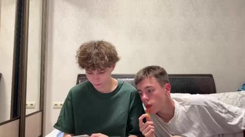 nickoxide online show from September 15, 2025, 4:51 pm