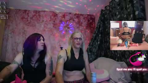 Snapshot of nicktu52 chatting on July 17, 2026, 11:42 pm nicktuuk online show from July 17, 2026, 11:42 pm