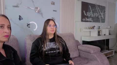 nicky_as online show from April 2, 2026, 1:09 pm