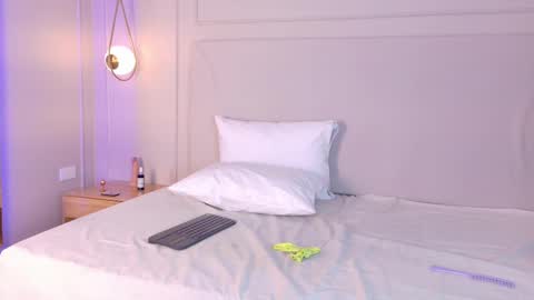 nicky_belmonth online show from December 27, 2024, 4:32 pm