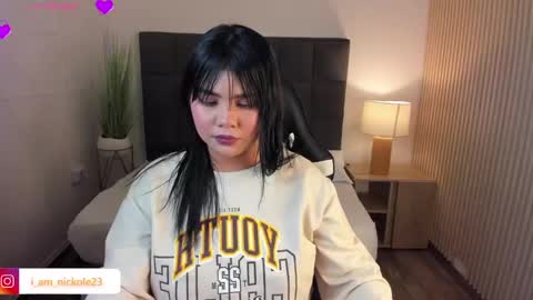 Nicky  online show from February 19, 2025, 2:33 am