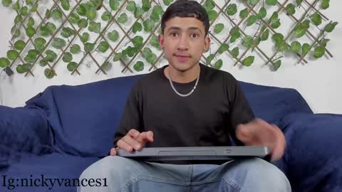 nicky online show from January 25, 2025, 7:18 pm