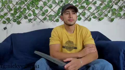 nicky online show from March 8, 2025, 8:03 pm